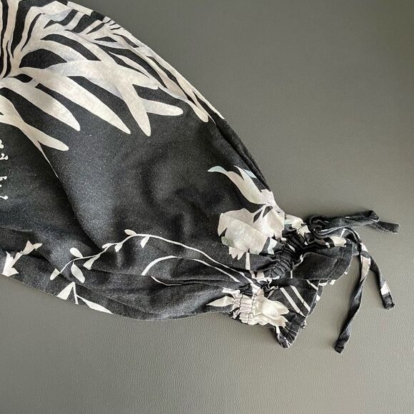 Anna Glover x H & M Floral Bee Print Linen Blend Jumpsuit Black White Size 6 - Picture 7 of 12